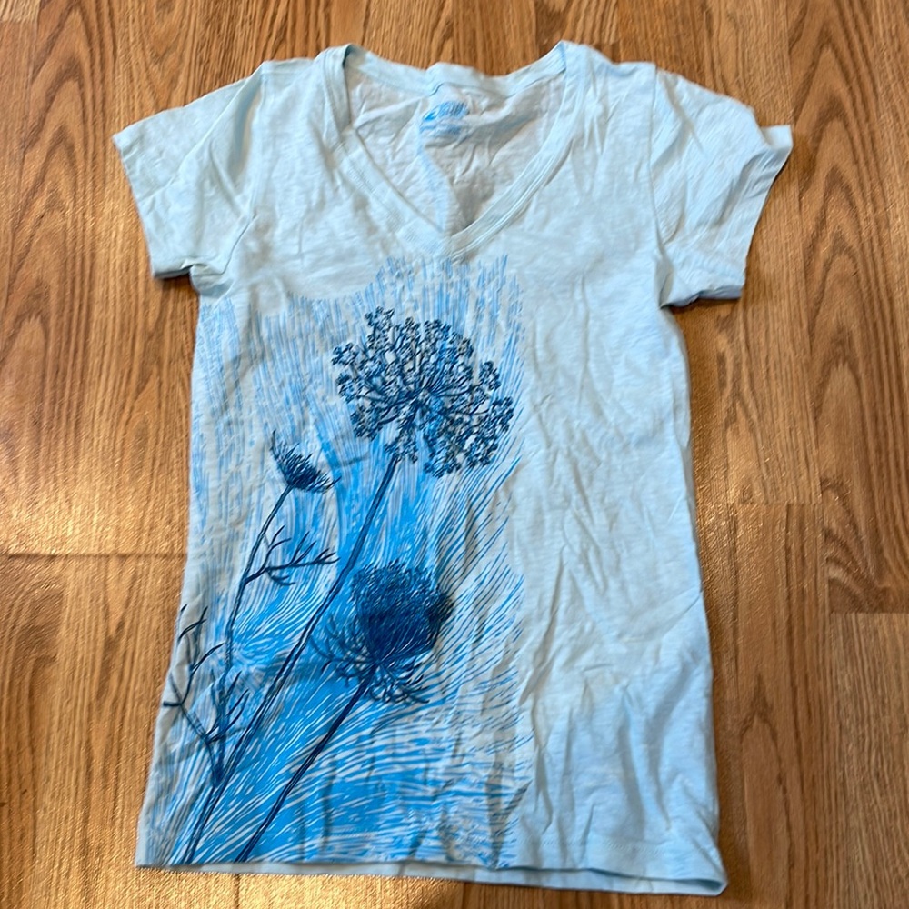 Eastern Mountain Sports light blue t-shirt size XS with graphic